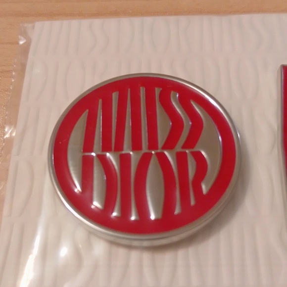 Set of 2 Miss Dior Enamel Pins - Picture 2 of 8